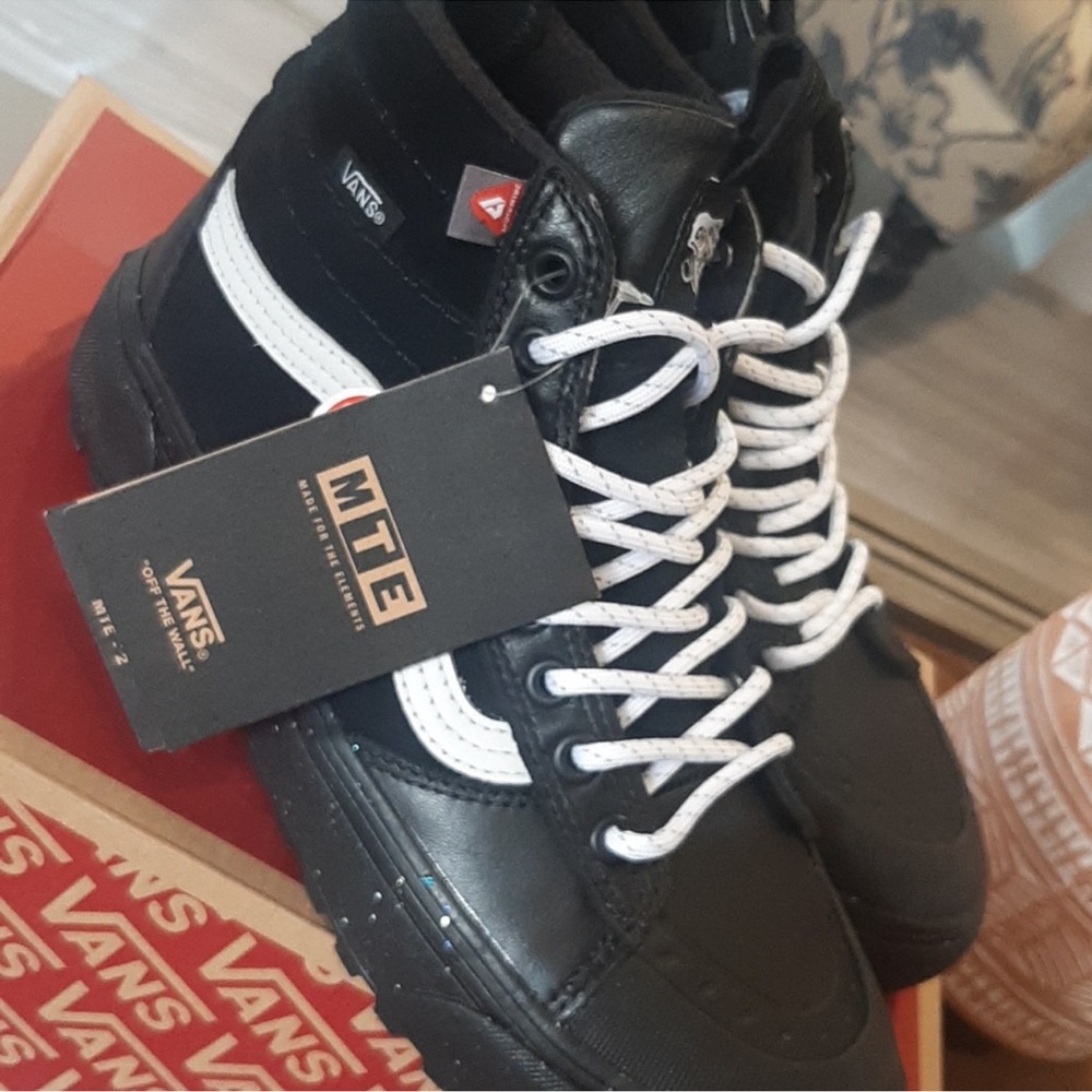Vans Black SK8-Hi MTE-2 Shoes - Picture 2 of 5